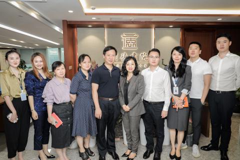 罗湖区委统战部副部长、工商联党组书记叶志伟一行到龙门国际调研