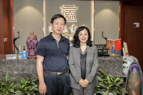 罗湖区委统战部副部长、工商联党组书记叶志伟一行到龙门国际调研